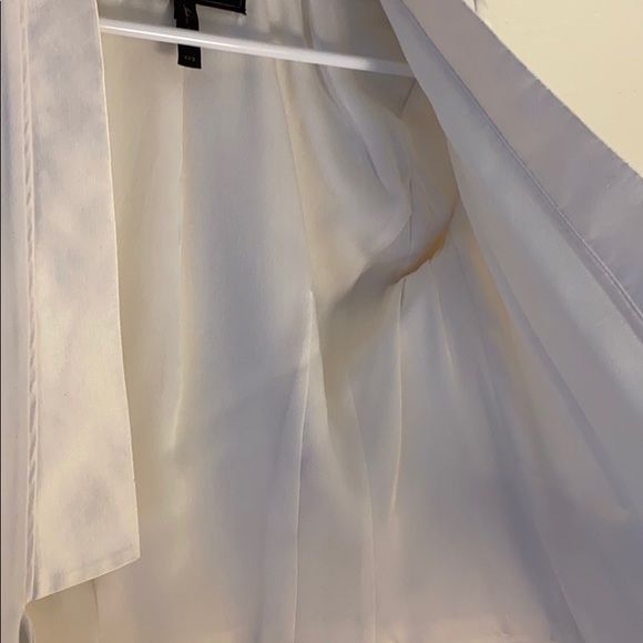 Candice White Tuxedo Blazer by BCBG Max Azria - Picture 7 of 9